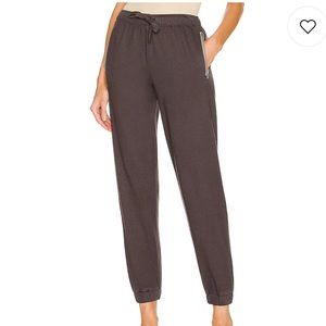 Monrow Sweats With Contrast Zip Pockets